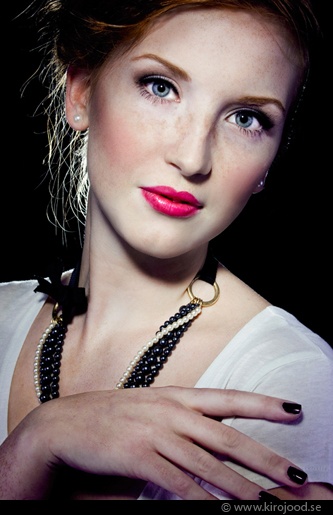 makeup: elina andersson (292) © katrin kirojood